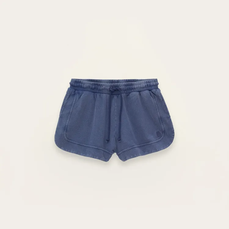 ba&sh 霧灰藍KELY棉質運動短褲，4030元。品牌提供