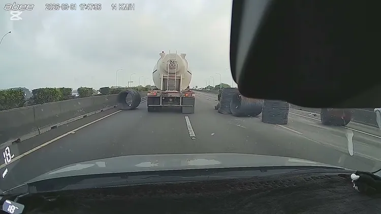 後方車輛飽受驚嚇。Threads/coco904提供