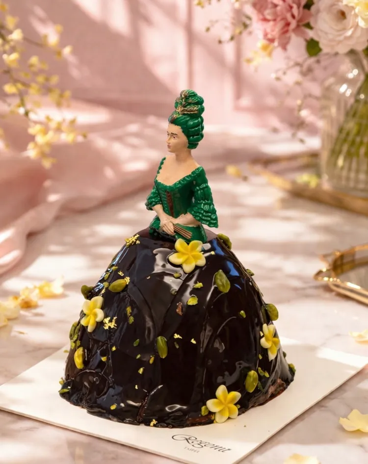 晶華經典代表作「3D立體侯爵夫人蛋糕」今年跟風展現杜拜巧克力風華。業者提供