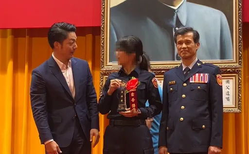 目睹女警產後血崩！醫生褲子和地板全是血　她忍不住哽咽