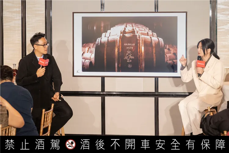 軒尼詩品牌大使費麟翔與2025 Hennessy MyWay全球調酒挑戰賽台灣冠軍甘芸婷深度對談，從軒尼詩的釀造工藝精神到風味探索，共同詮釋這款兼具歷史底蘊與當代風格的干邑佳釀。業者提供