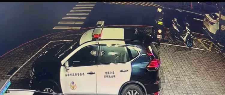 警方調閱上百支監視器，終於找到迷航老婦。翻攝畫面。翻攝畫面