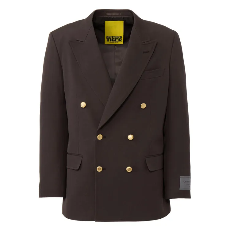 男款深棕色雙排釦西裝外套，1萬8200元。品牌提供
