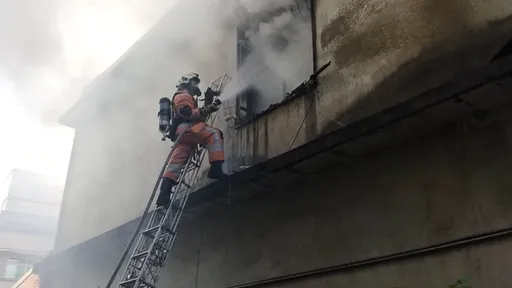 竹市透天厝竄出火舌和濃煙　警消即刻灌救無人傷亡