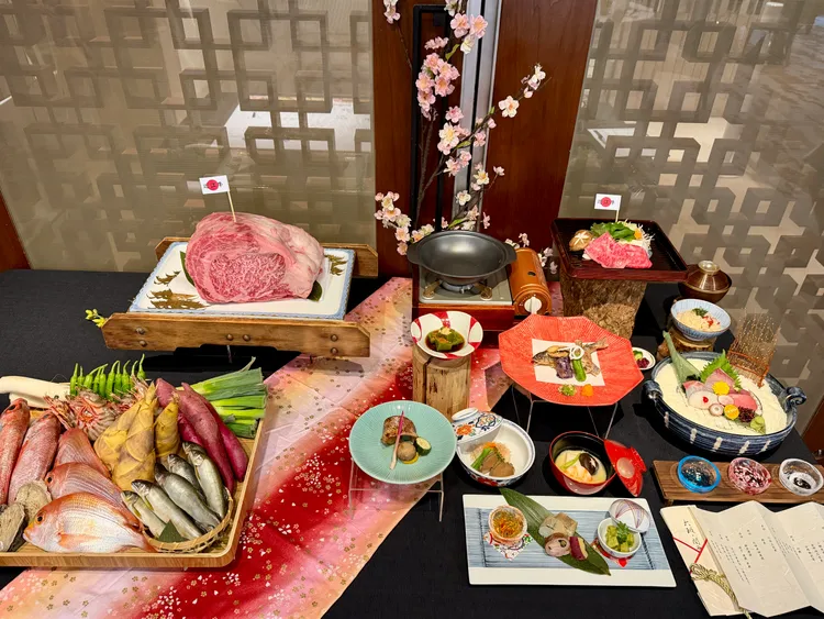 「大阪．關西美食祭」套餐餐點及食材。莊偉祺攝