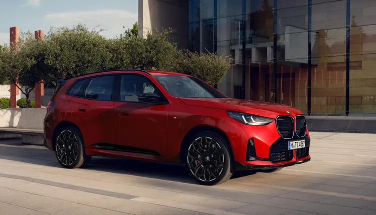 BMW X3 M Performance Parts全品項加裝特仕車將自4月13日起至7月6日於全台BMW授權展示中心巡迴展出。業者提供