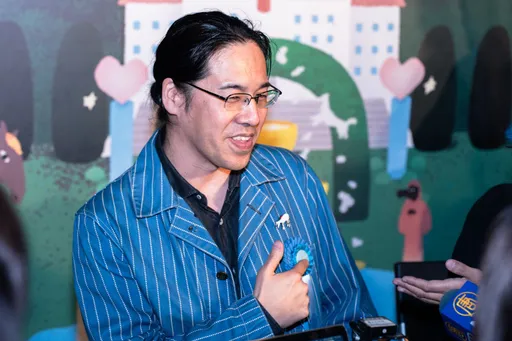 日導演來台深夜散步到3點　朝聖總統府狂拍照卻怕被兇