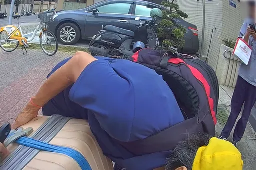 要去柬埔寨當志工...弄丟裝護照的背包！警載她「追公車」
