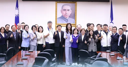 鄭麗文率團訪中見習近平蘇起同行　「九二共識」再成焦點