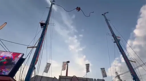 有片｜西班牙市集驚傳高空意外　遊樂設施纜繩斷裂釀4傷