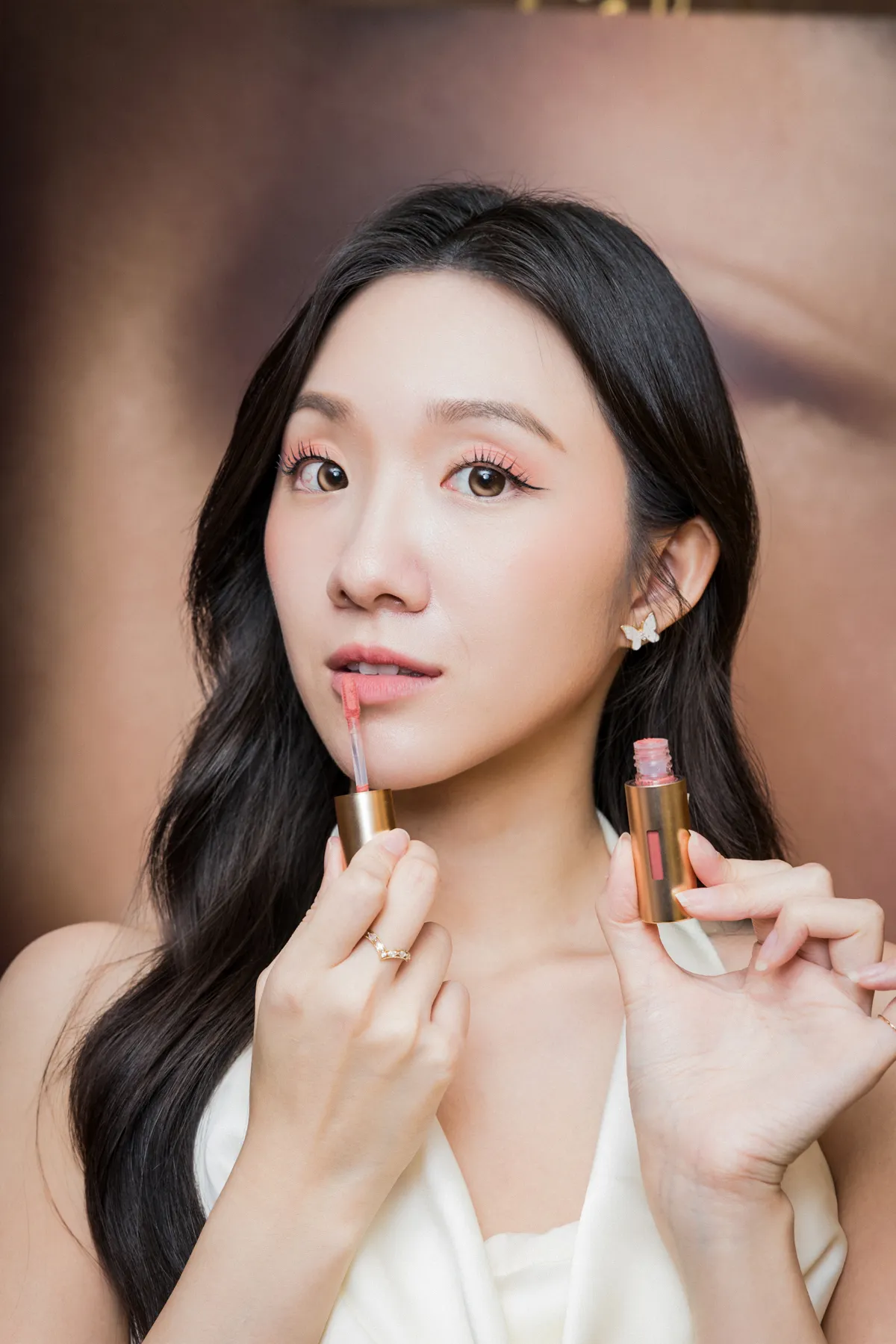 Model示範Sisley雲朵唇慕斯。品牌提供