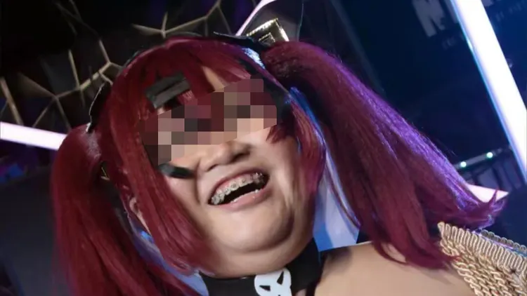 攝影師不滿coser拒付尾款，公布對方原始照片。翻攝自微博