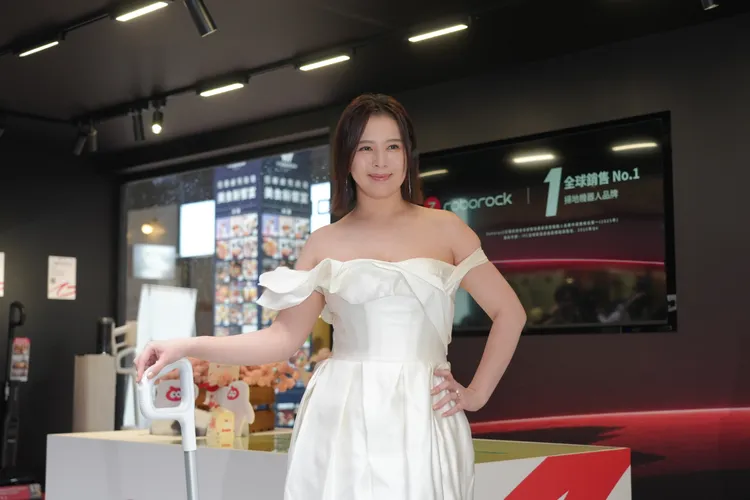 言言目前想以演員為主，先不考慮上《浪姐》。攝影中心攝