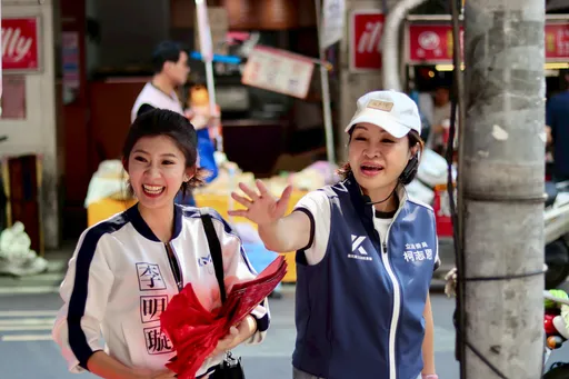 南北戰將合體！她拚到失聲　 柯志恩心疼：「這次換我當發言人」