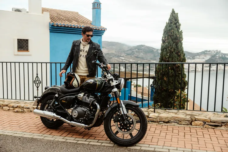 Royal Enfield持續擴展產品陣容，從經典復古到多功能車型，完整涵蓋不同騎乘需求，支撐全球銷售動能。原廠照片