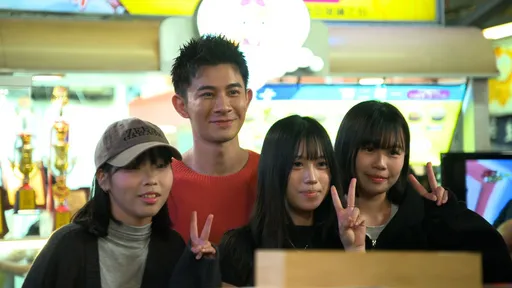 曾子益夜市叫賣變人形立牌　「老婆」是最美豆花西施