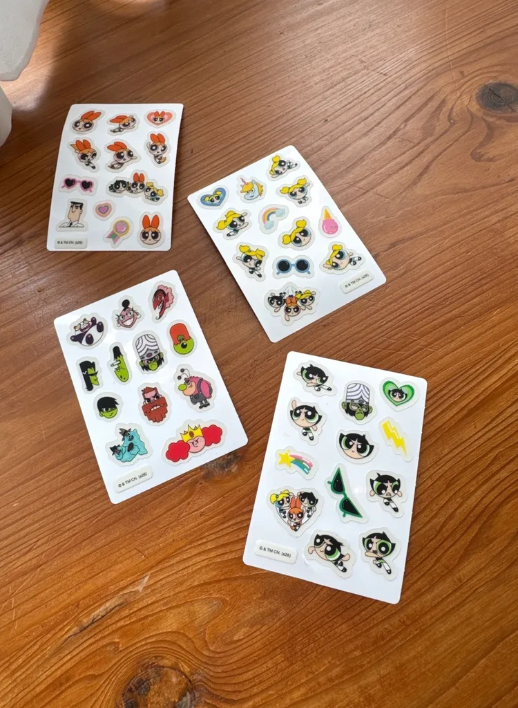 DermaAngel飛天小女警造型痘痘貼限量組，共有48款不同造型。張家玲攝