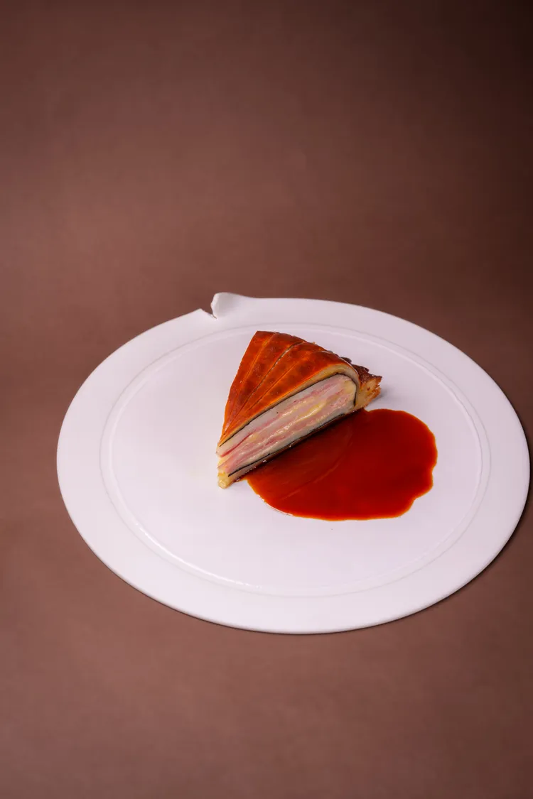 油封馬鈴薯火腿酥派。業者提供