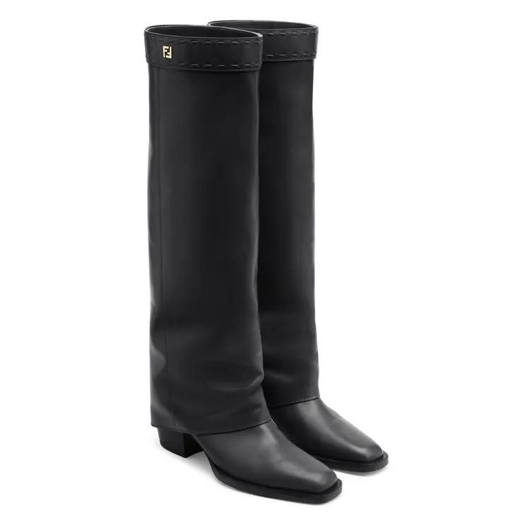 Minerva黑色皮革高跟靴子，7萬3400元。品牌提供