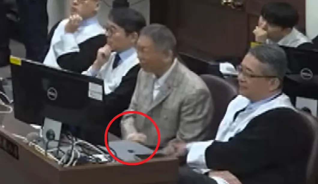 柯文哲聽檢挨罵「興奮揮拳」　一上法院就吃鱉？律師點破關鍵