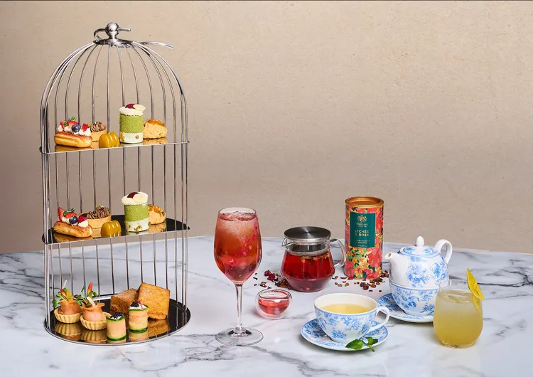 大廳酒吧「逸廊」推出「春日雅敘」雙人下午茶饗宴每套1280元+10%。台北新板希爾頓酒店提供