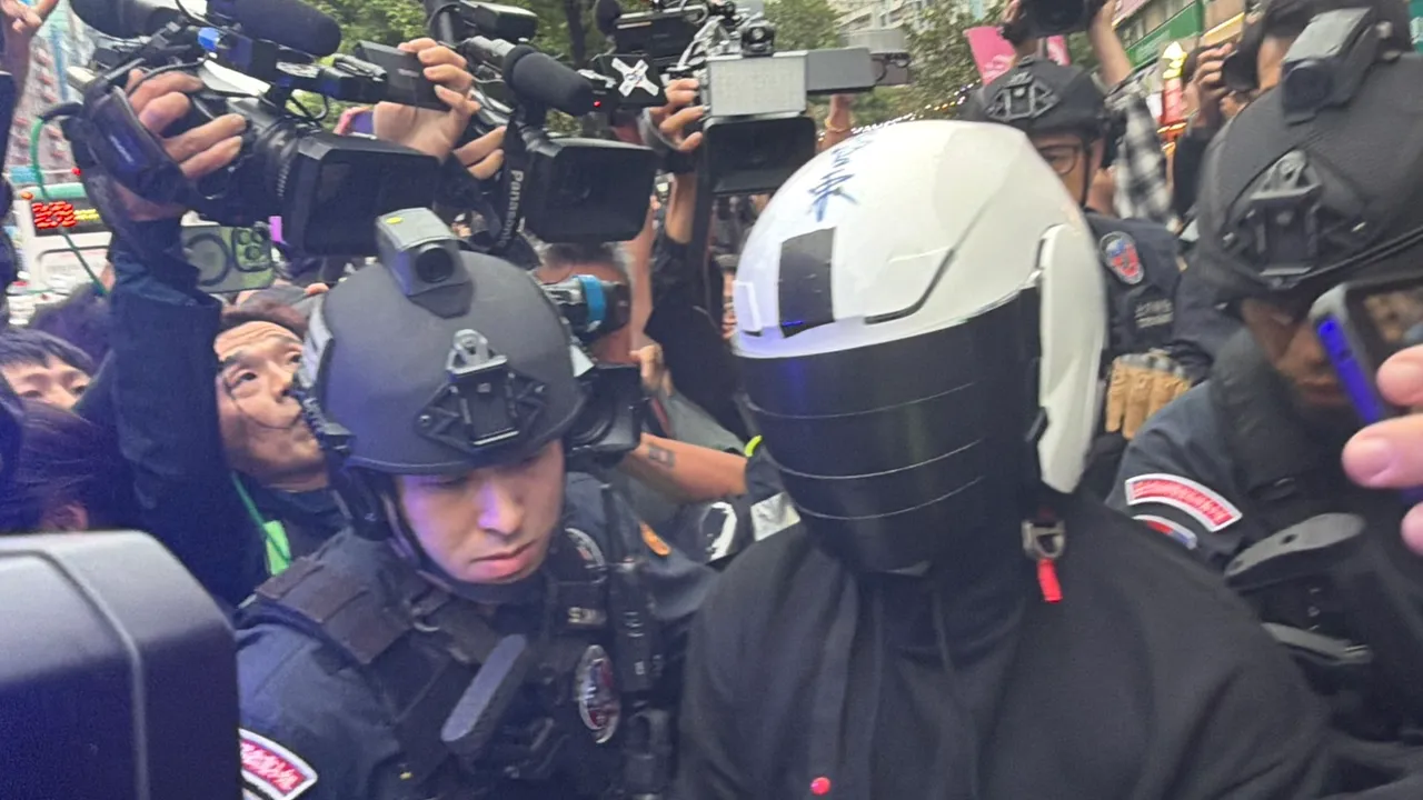 31歲男持假槍、假手榴彈搶劫中信銀　北市警聽槍聲不對...撲前逮人！