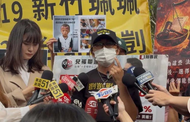 剴剴戰士張瓦力情緒激動地說，會幫剴剴討公道到底。張欽攝