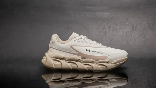 話題跑鞋｜UA新作好百搭　雲端腳感、潮流外型撐起都會日常