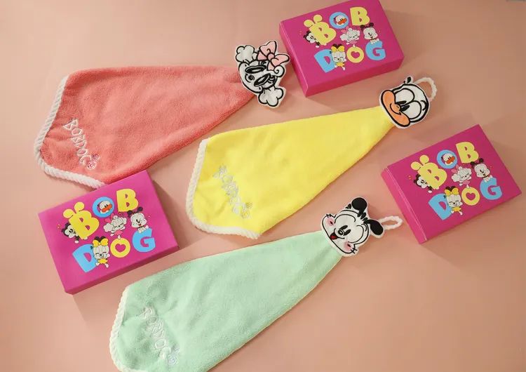 長榮桂冠酒店(台中)推出「萌趣入住」住房專案，6/30前平日入住即可獲贈多巴胺色系「巴布豆擦手巾」。業者提供