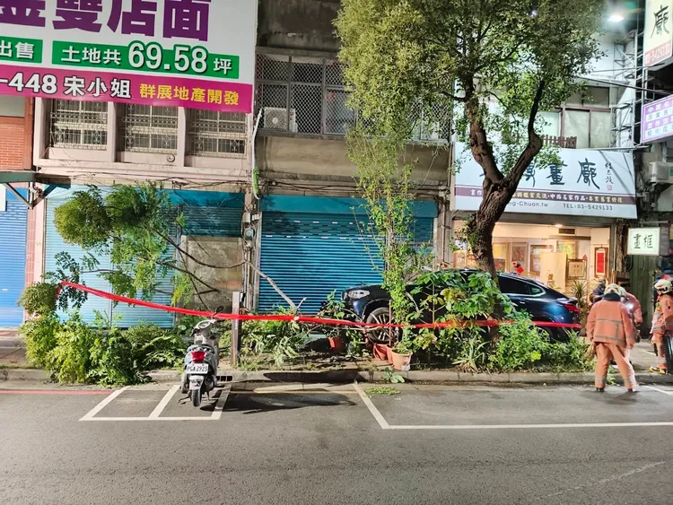 車禍現場。新竹市消防局提供