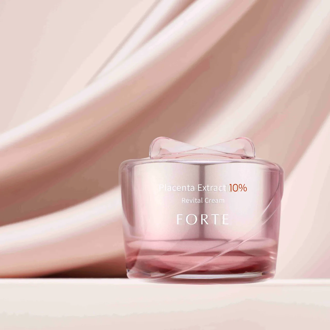 FORTE全新升級10%胎盤素肌活精質乳霜，55ml／6600元。品牌提供