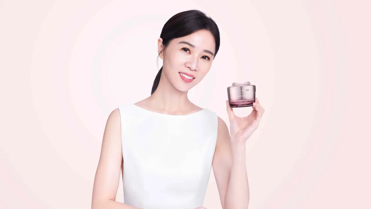 金馬影后謝盈萱力推FORTE全新升級10%胎盤素肌活精質乳霜。品牌提供

