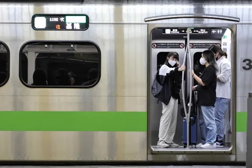 媽祖進香「鞭炮屑」纏上台鐵電車線　通霄至新埔單線行車