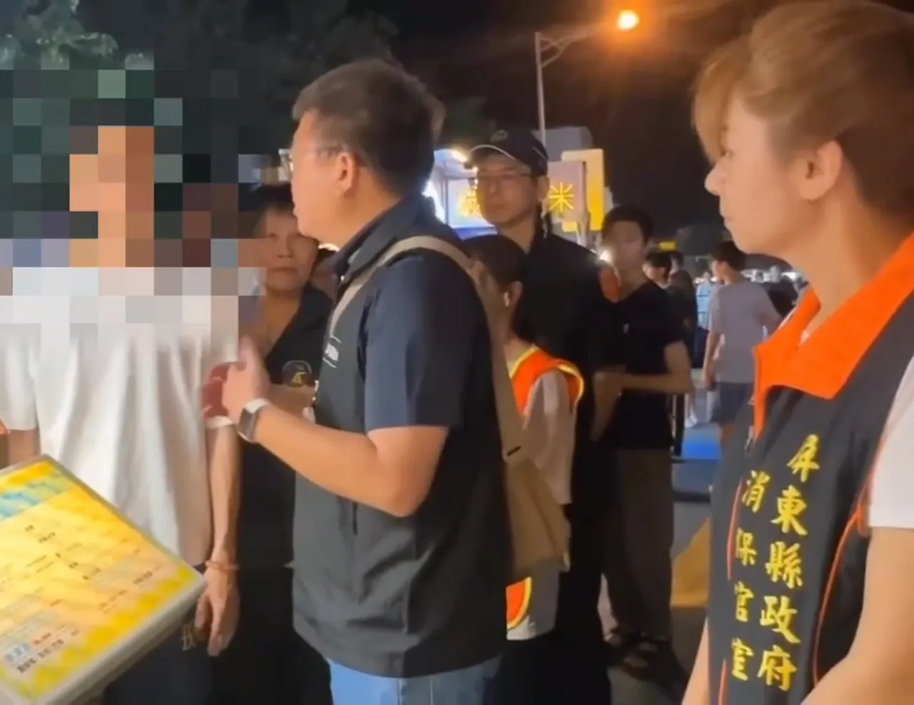 正妹賣酒太厲害！「湊一盤」變2500元　墾丁大街攤商協會怒祭處份