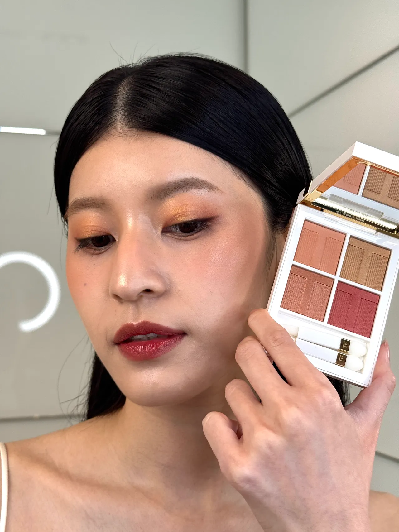 太陽親吻彩妝高級訂製四格眼影盤#41，3750元。張家玲攝