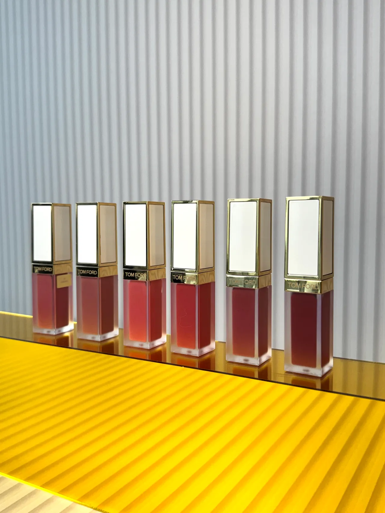 太陽親吻燦金腮紅霜，各1700元。張家玲攝