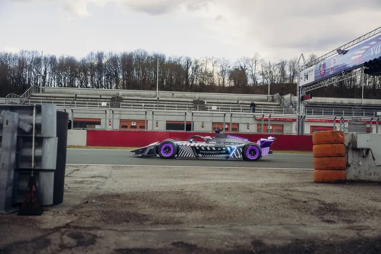 保時捷975 RSE已完成逾1,800公里測試里程，預計於新賽季正式投入比賽。原廠照片