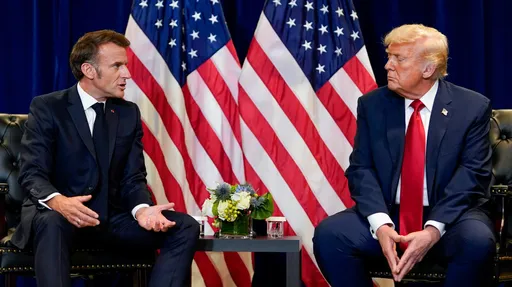 川普拿「妻掌風波」譏笑法總統　馬克宏怒斥失格　