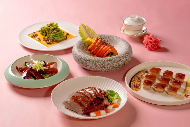 嘉義福容voco酒店_福粵樓「福粵傳情・寵愛媽咪」，獻上一桌誠意滿滿的高空粵式饗宴。嘉義福容voco酒店提供