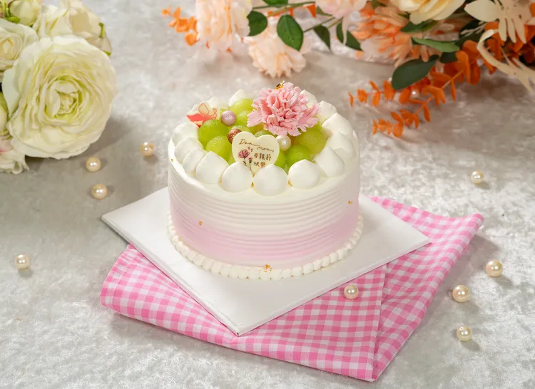 福容桃園機捷A8店「馨香 ‧ 蜜語」6吋母親節蛋糕1280元。福容提供