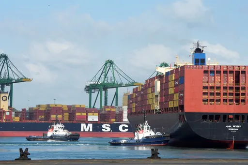 波斯灣難行通巴拿馬看俏　貨輪在巴拿馬運河出1.2億「求插隊」