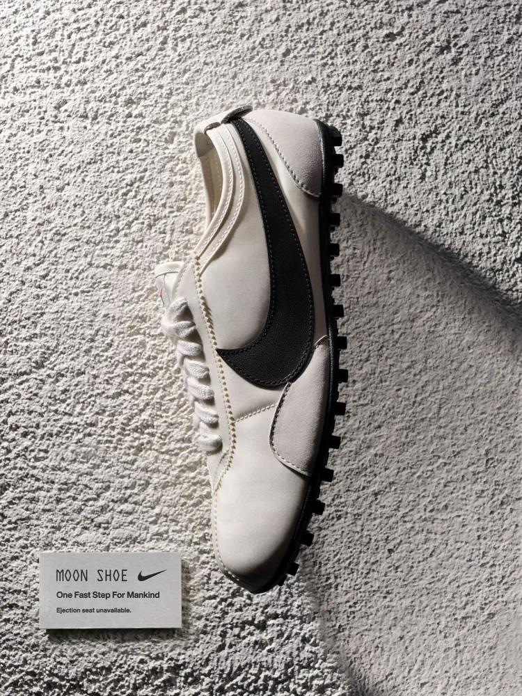 Moon Shoe的鬆餅格紋底提供優異抓地力。品牌提供