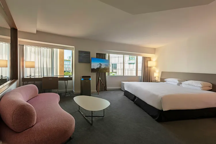 國聯大飯店「商務菁英住房專案」，也規劃連續入住7日以上之賓客專屬房價優惠與納入洗衣與送機9折等禮遇。國聯大飯店提供