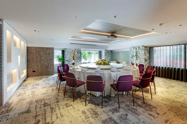 北馥樓位於大巨蛋第一排黃金地段，米其林官網亦介紹「多個獨立包廂，其中一個可欣賞臺北101的景致」。國聯大飯店提供