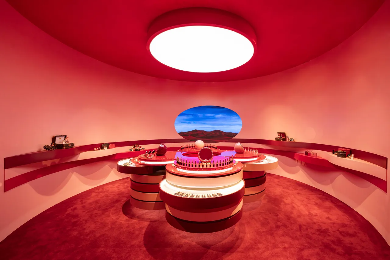 LV全台首家「La Beauté彩妝實驗沙龍」在台北微風信義登場。品牌提供