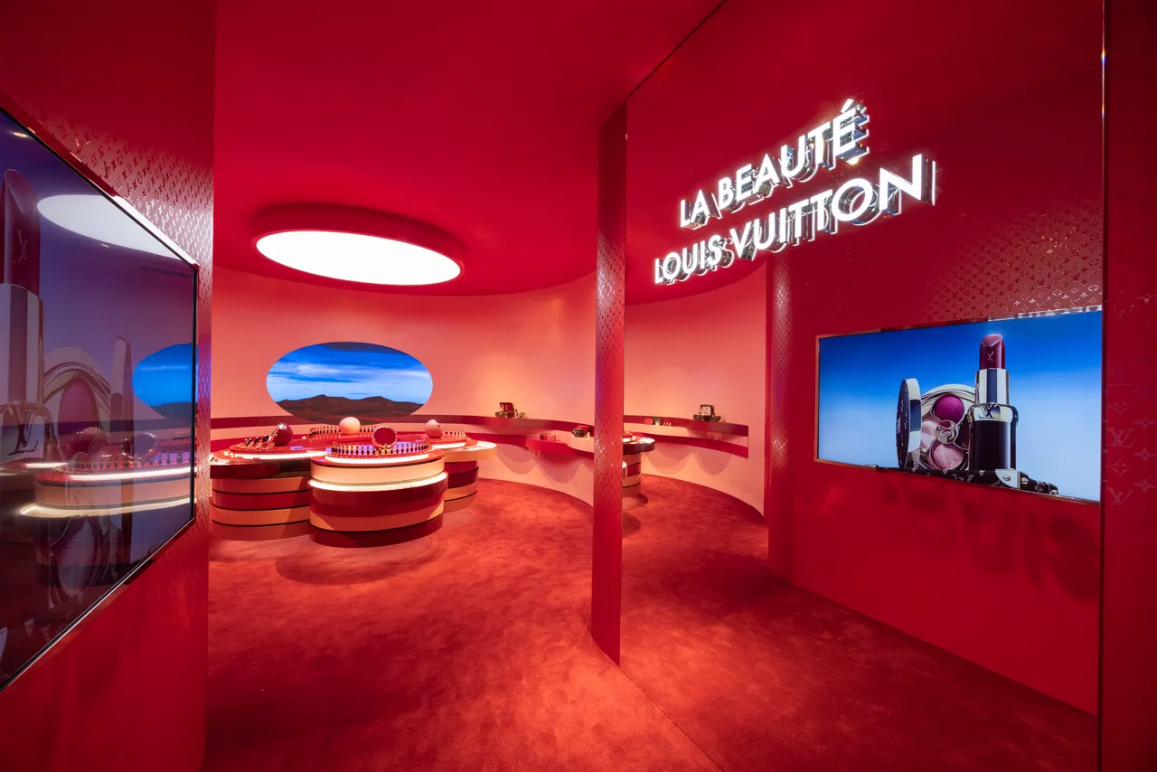 LV全台首家「La Beauté彩妝實驗沙龍」在台北微風信義登場。品牌提供