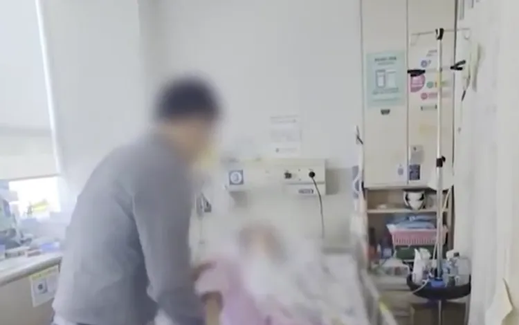 家屬照顧不幸成為植物人的女子。翻攝自X @Younglee88