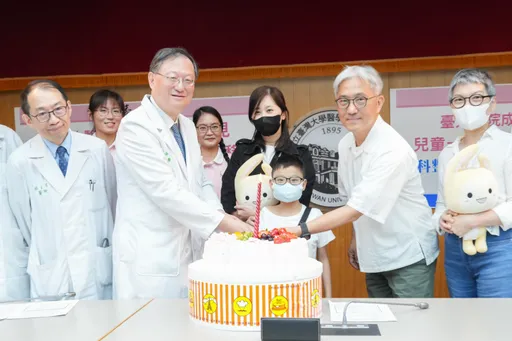 1年內父母接力救命　12歲童完成罕見肝腎雙移植