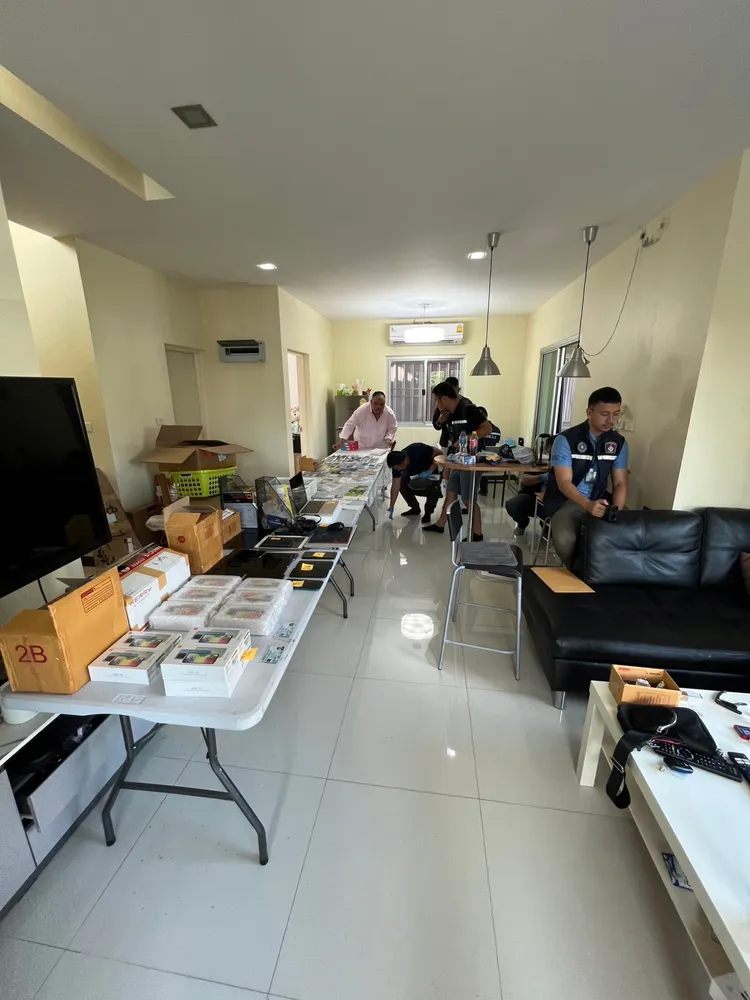 泰國警方搜索位於清邁的水房。翻攝畫面