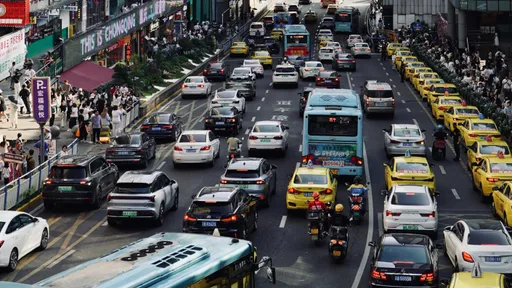 搭公車插隊4個月後死了　78歲阿伯被乘客屁股撞下車喪命